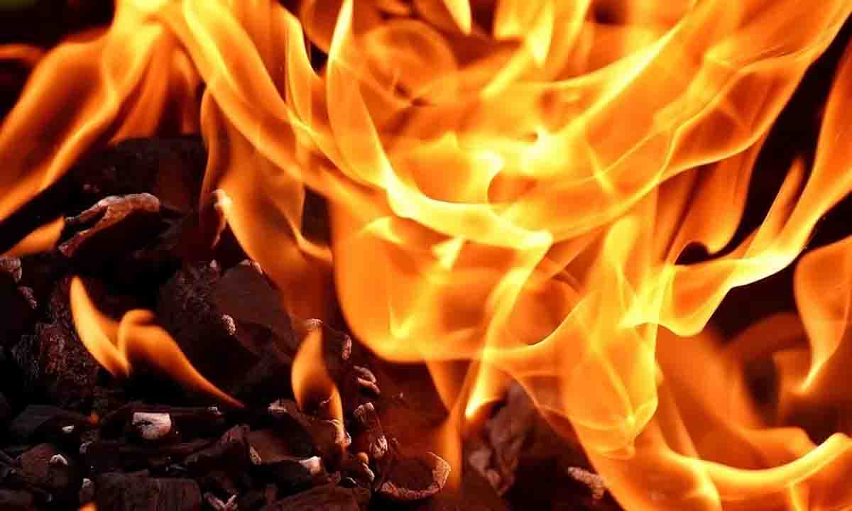 A man and his 3 month old daughter were burnt alive in a fire caused by a room heater