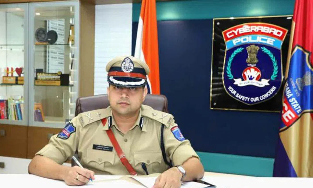 Hyderabad: Cyberabad Police Commissioner transfers two inspectors amid corruption allegations