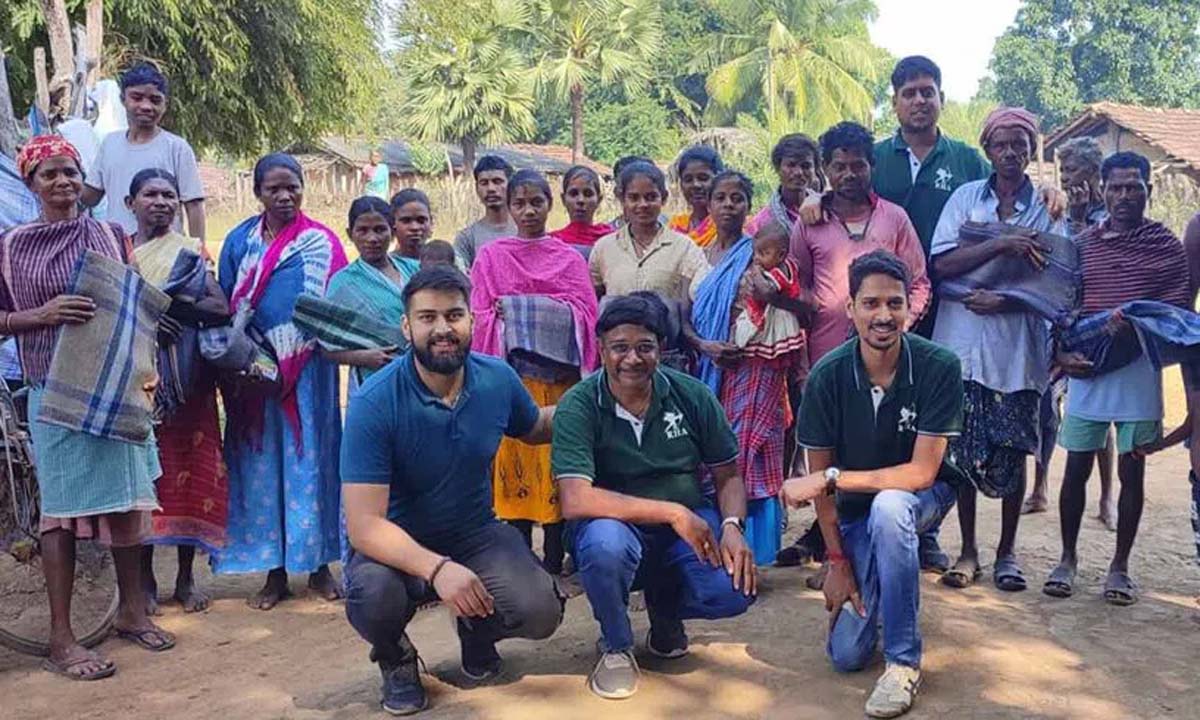 Telangana: Robin Hood Army distributed blankets to tribals