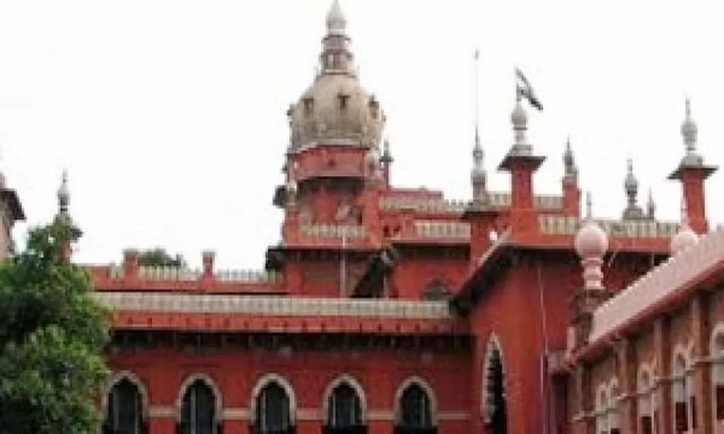 Personal duty of officers to address citizens' issue: Madras HC