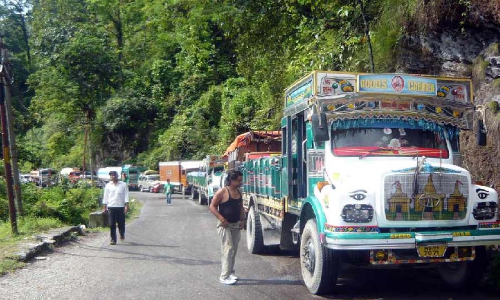 Kalimpong district administration eases restrictions on NH10 for mini buses, trucks