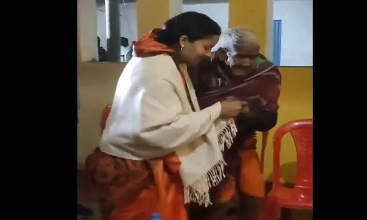 Granddaughter who became minister took blessings of grandfather, watch video