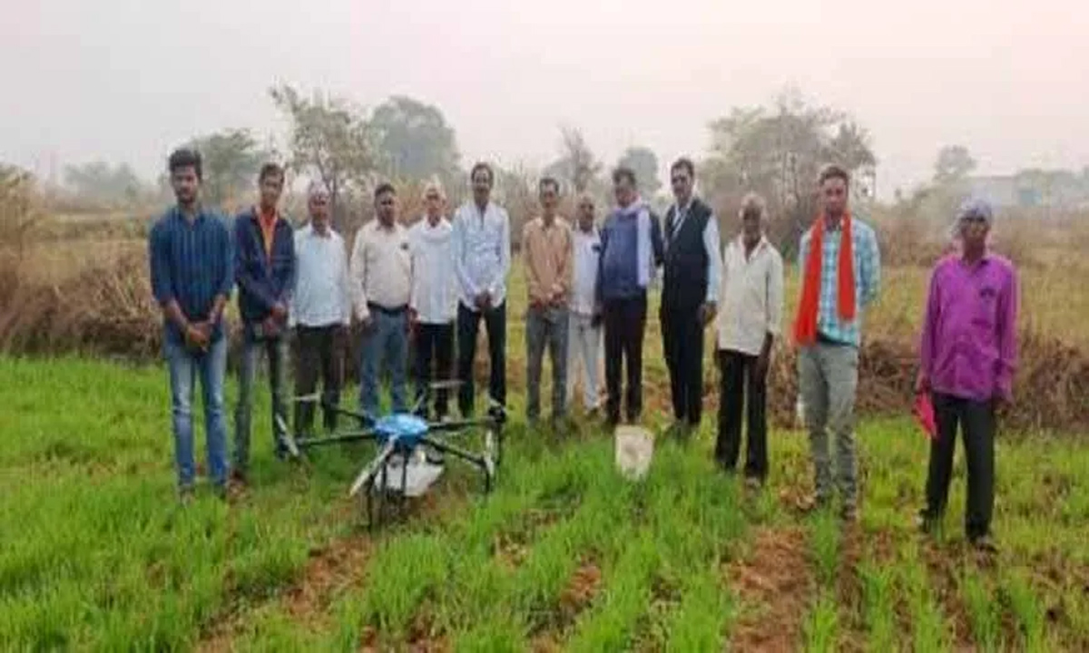 Demonstration of nano urea spraying by drone in Vikas Bharat Sankalp Yatra