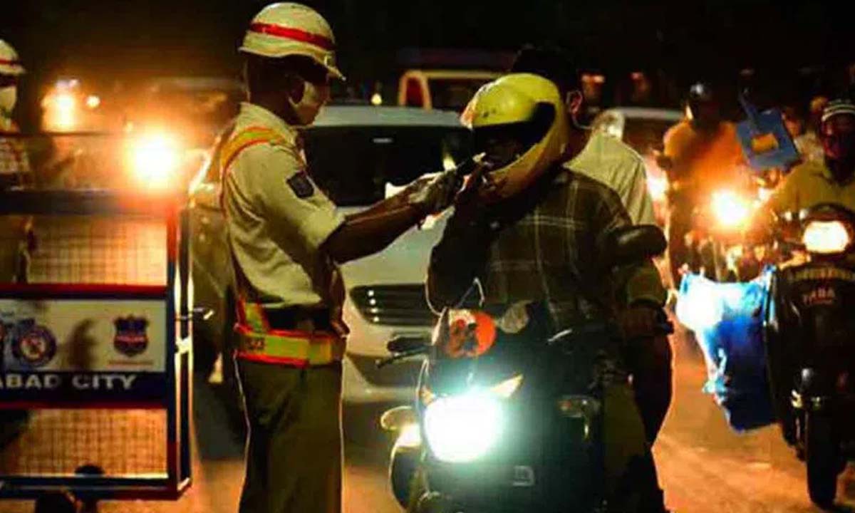 Hyderabad: Over 1200 people booked for drunk driving in Cyberabad on New Year's Eve