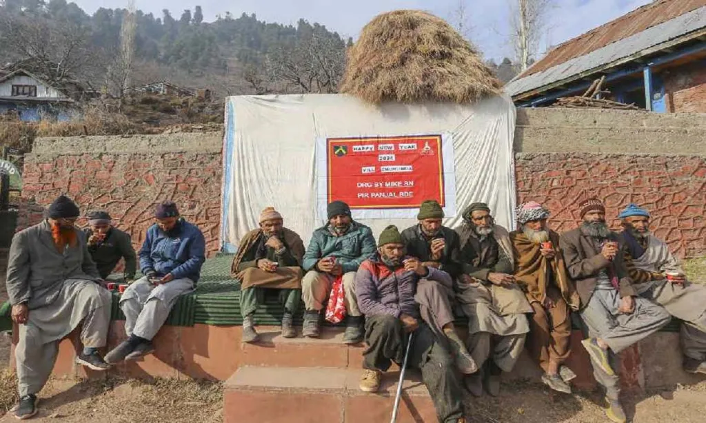 Kashmir: Soldiers on Line of Control welcomed 2024 by celebrating with locals