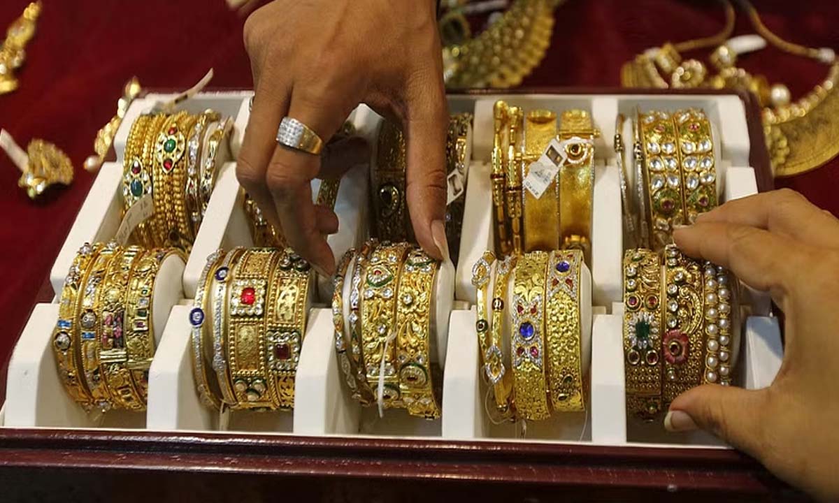 Firozabad: Traders will distribute free bangles to women devotees coming to Ayodhya on January 22