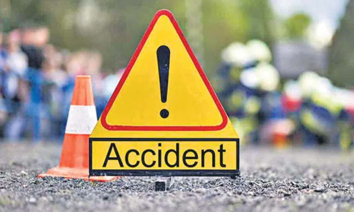 Hyderabad: Four people injured after being hit by a bike in Kanchanbagh