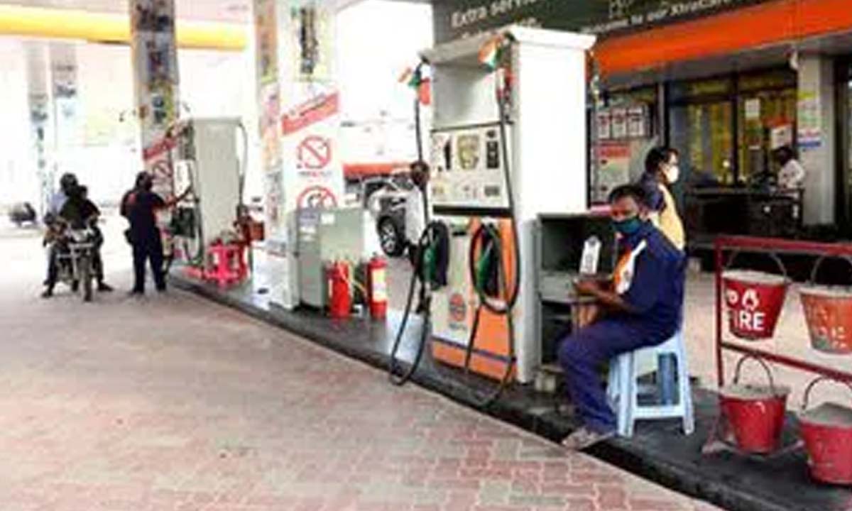 Hyderabad: Petrol pumps waiting for customers on Wednesday as the crisis eased