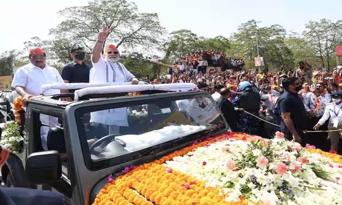 hrissur: PM Modi held a road show in Thrissur, Kerala