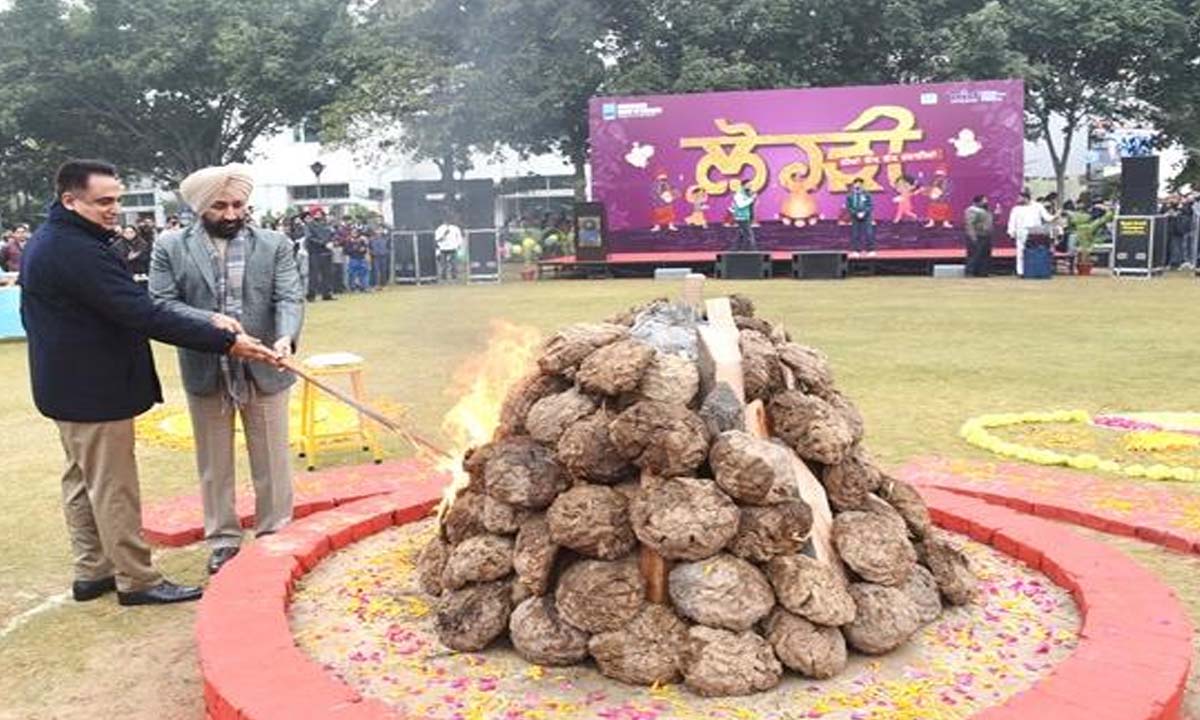 Landran: CGC Landran celebrated Lohri, dedicated the festival to its daughters