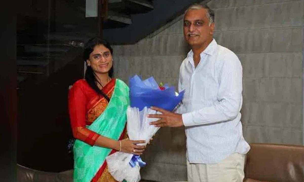 Hyderabad: YS Sharmila invites Harish Rao to her son's wedding