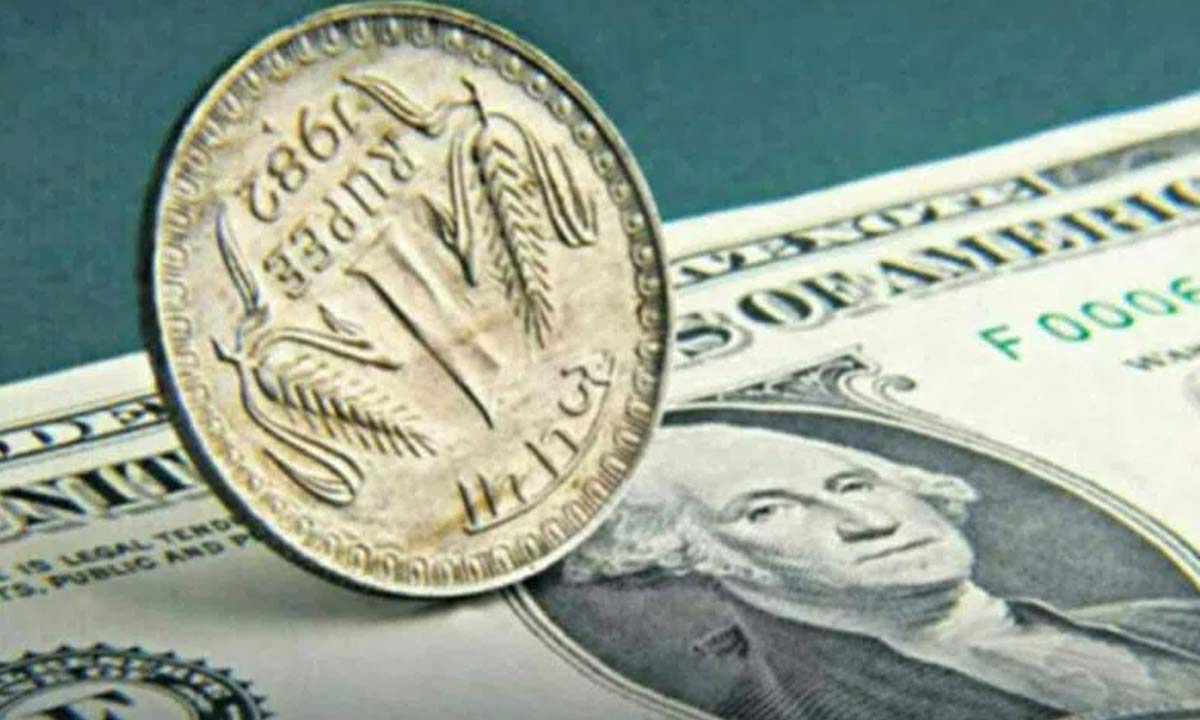 Mumbai: Rupee increased by 11 paise and closed at 82.90 against the US dollar