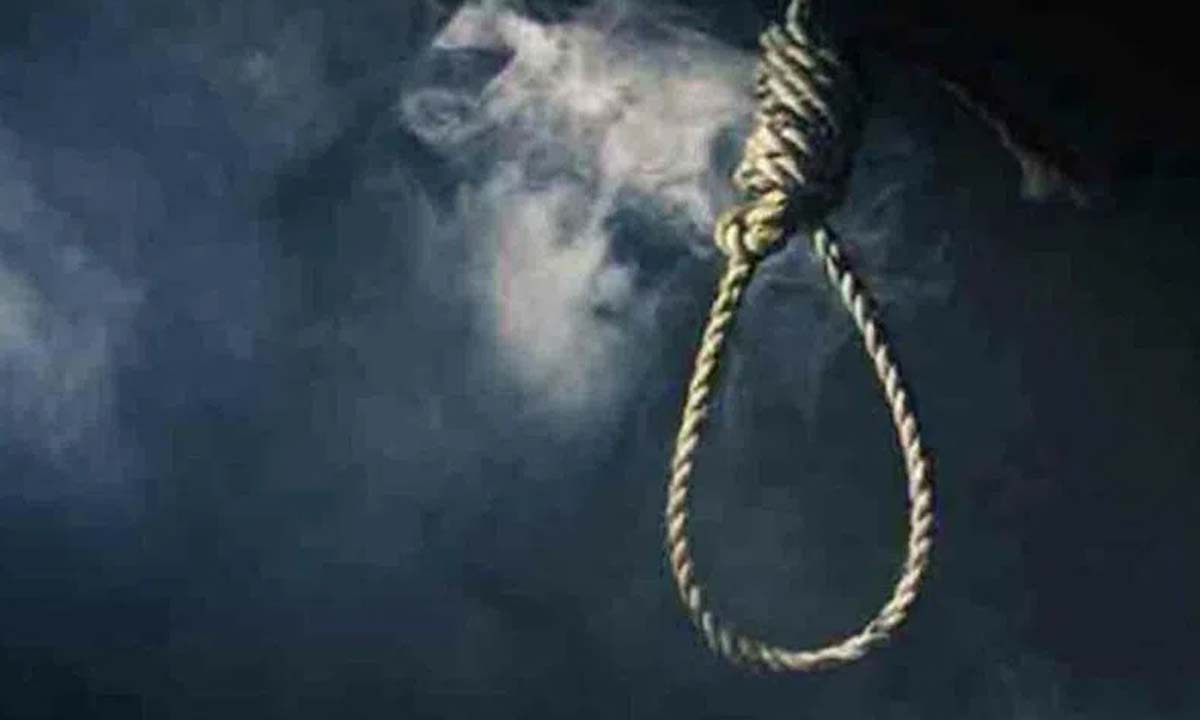 Sircilla: Dead body of weaving worker found hanging in textile park