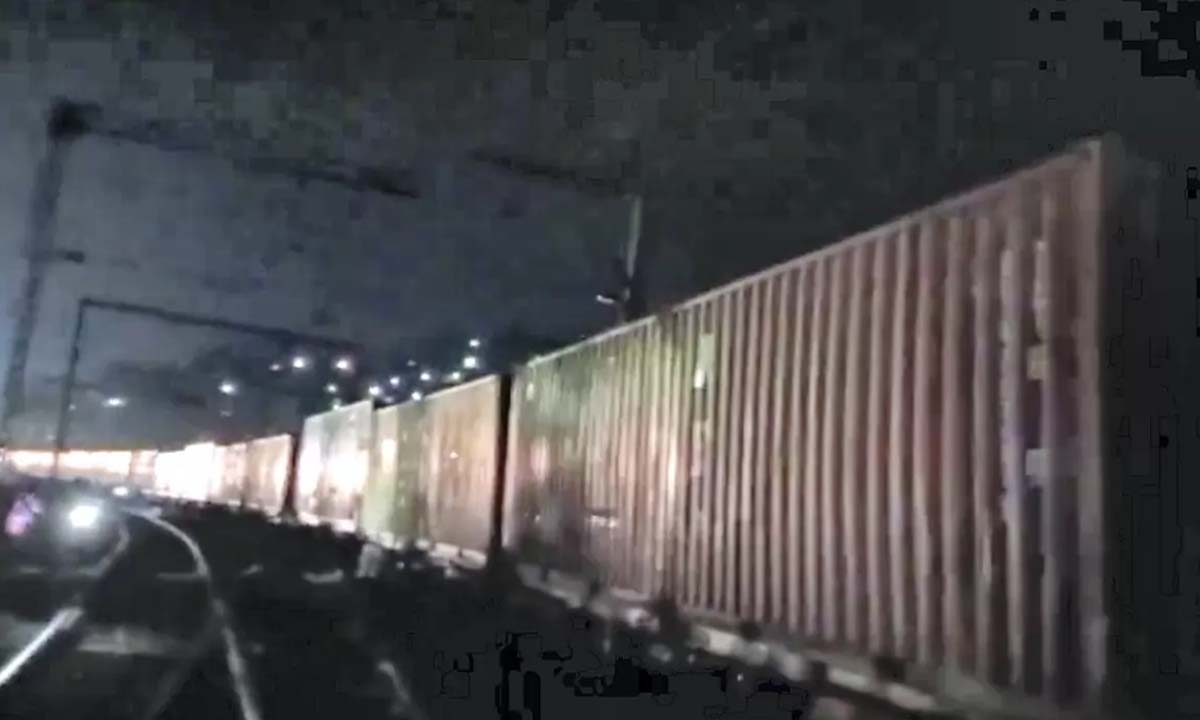 Jharkhand: 3 coaches of goods train derail, services affected