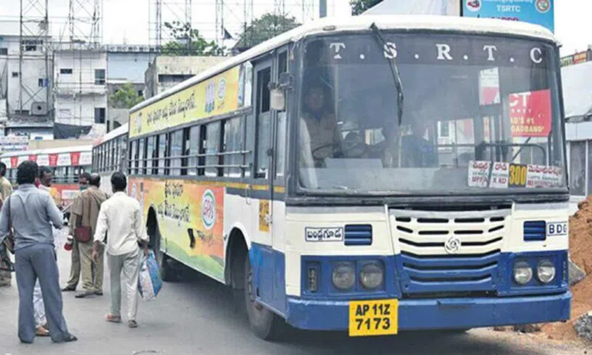 Telangana: 52.78 lakh people traveled in TSRTC special buses for Sankranti