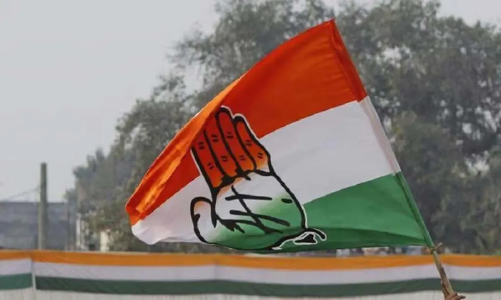 Karnataka: Congress alert due to Savadi's exit, another 'Operation Lotus'