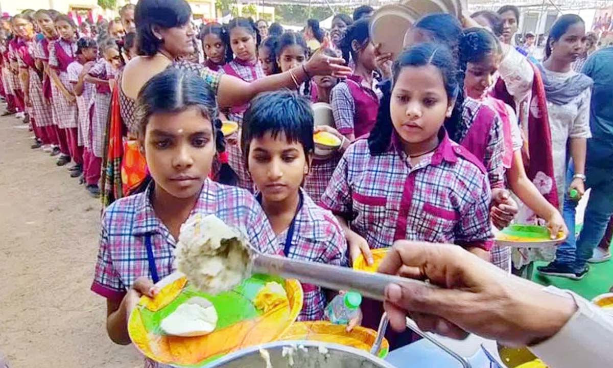 Karimnagar: Chief Minister breakfast scheme for schools disrupted