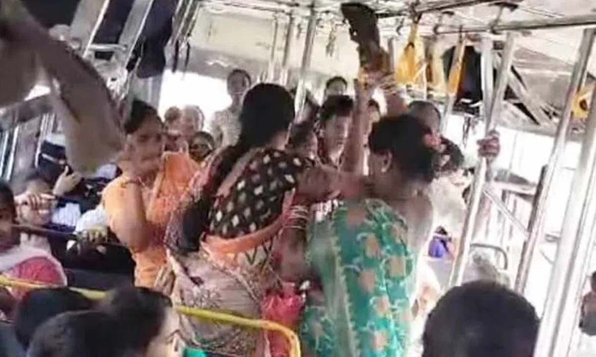 Siddipet: Women hit each other with slippers for seats in TSRTC bus