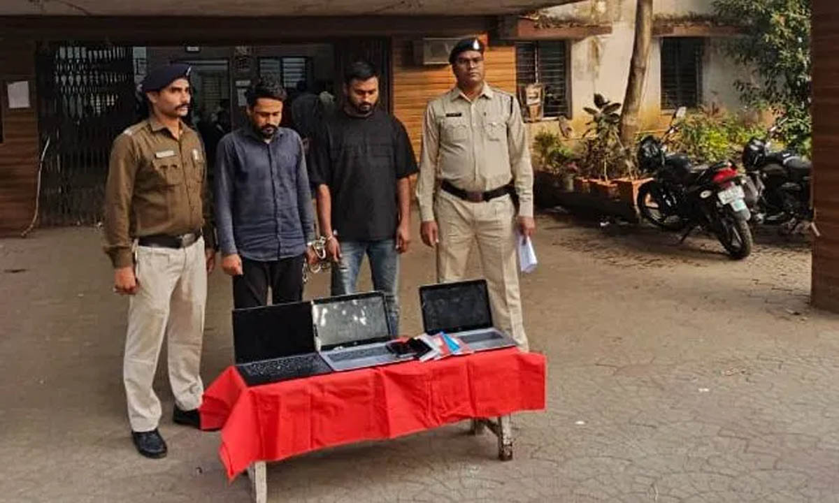 They were playing betting in the garden of bus stand Bhathagaon, both arrested