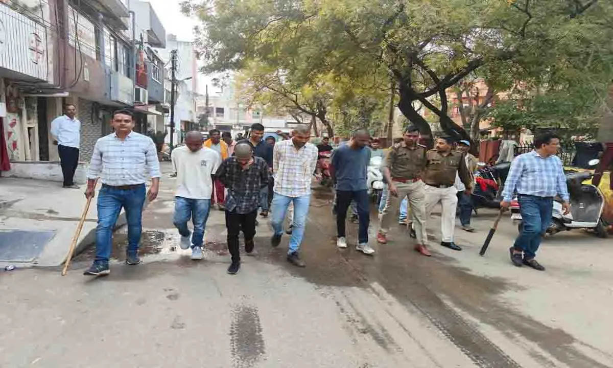 Young man beaten with sticks, police took out a procession