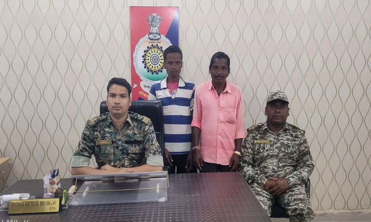 2 notorious Naxalites surrender in Kondagaon