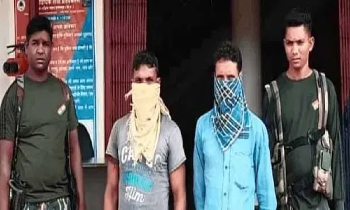 Two Naxalites arrested in case of arson in bus