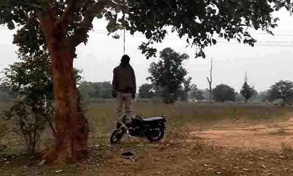 Dead body of a young man found hanging from a tree, sensation spread