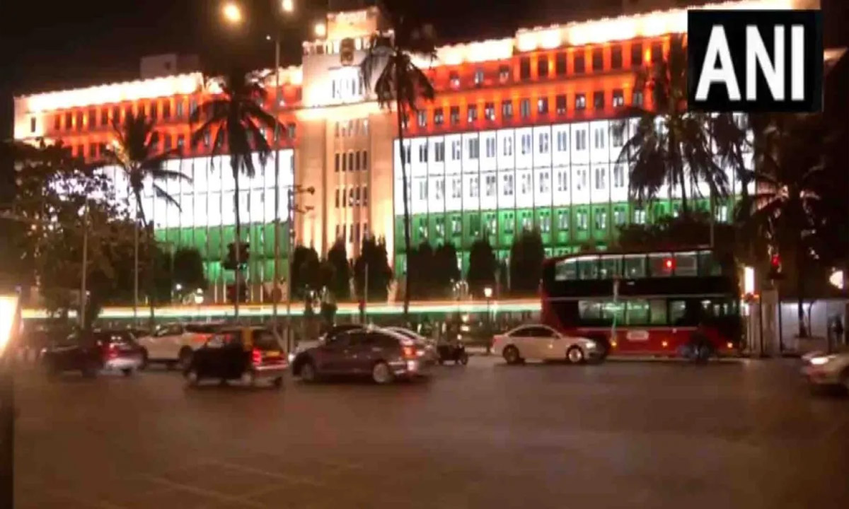 BMC building decorated with tricolor on the eve of Republic Day