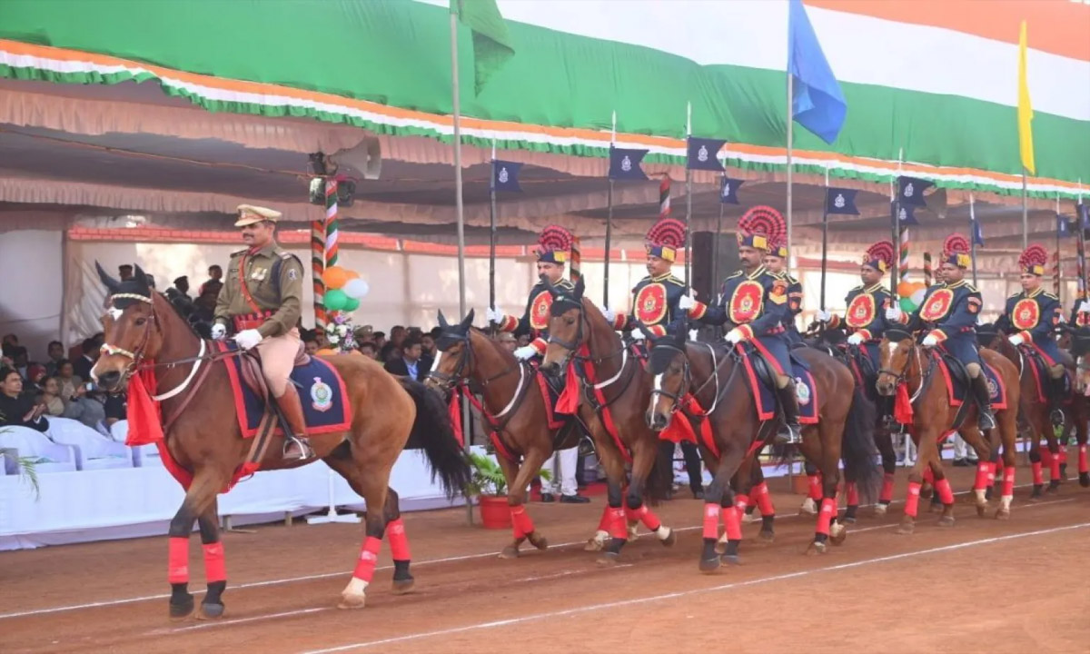 Platoon commanders did march past, showed passion for the pride of the country