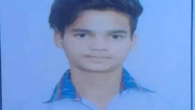 7th class student commits suicide, family in shock