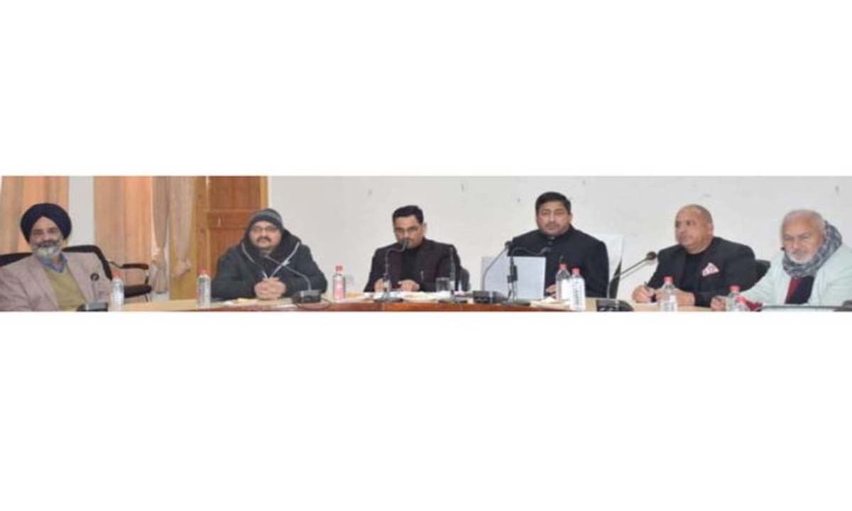 DDC Chairman reviews developmental scenario in Rajouri