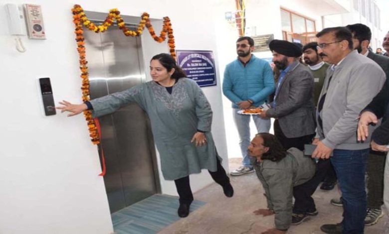 DC Udhampur inaugurates lift for Specially Abled Persons