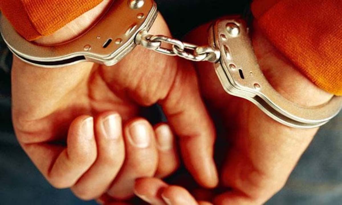 Attempt to extort money from real estate developer, six arrested