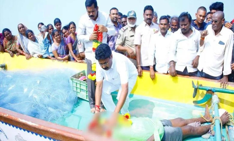 Audimulapu Suresh assured assistance to the family of Kanna Venkateshwarlu.