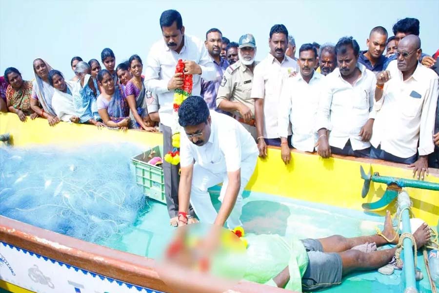 Audimulapu Suresh assured assistance to the family of Kanna Venkateshwarlu.