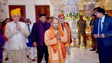 Yogi ministers, BJP and non-BJP MLAs visit Ram Temple; SP skips again