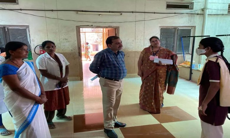 Additional District collector Lingayya visits Avidudi Gurukula School