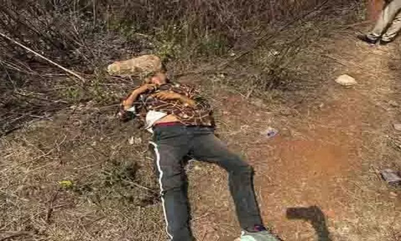 Dead body of youth found in front of IG office, FSL team on the spot