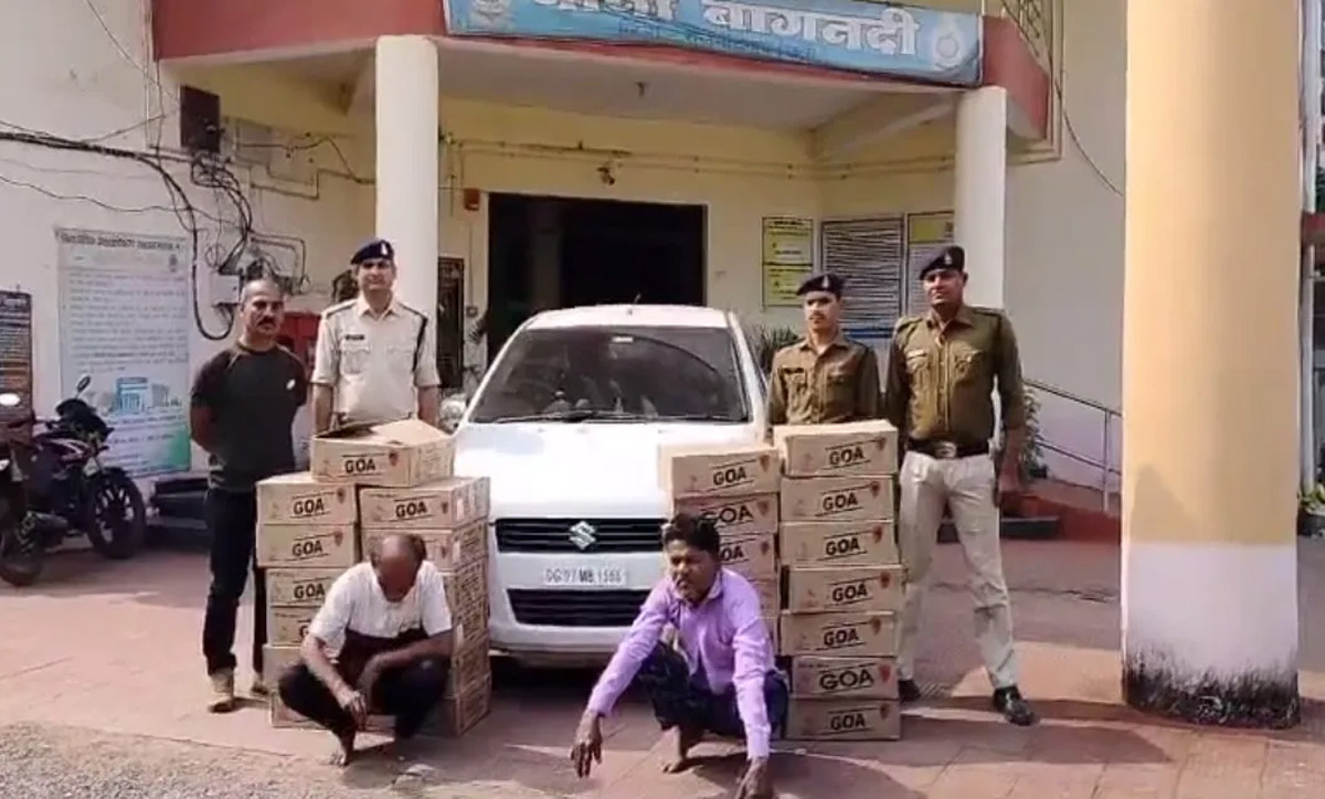 27 boxes of English liquor seized from Maruti car, two smugglers arrested