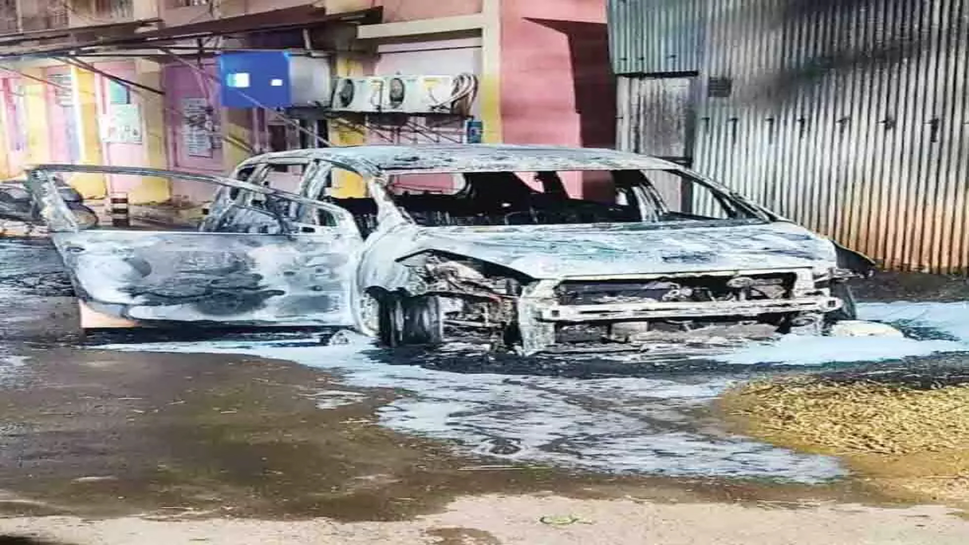 Car owner sets his own car on fire