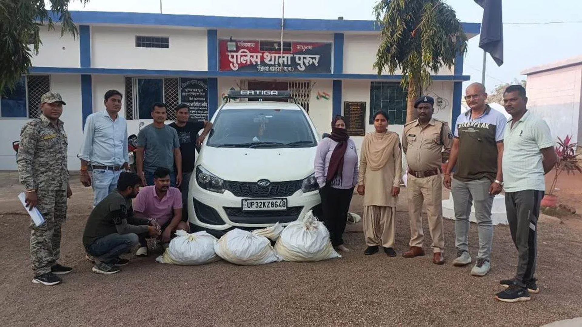 Ganja worth lakhs smuggled in luxury car, 3 smugglers arrested
