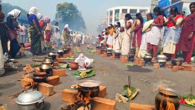 Thousands of Devotees Participate in Attukal Pongala Festival in Kerala's Capital