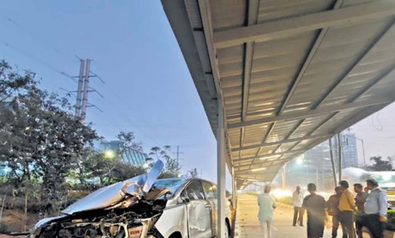 Car crashes into solar roof cycle track on ORR, none hurt