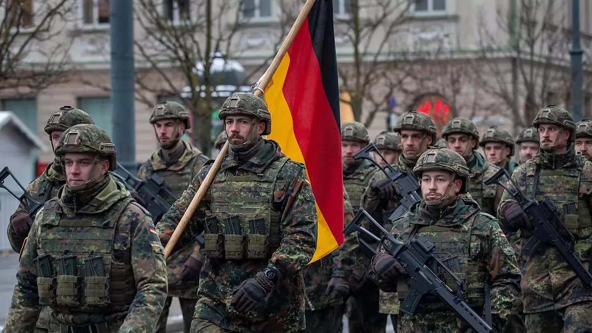 German Defense Minister refuses to send troops to Ukraine