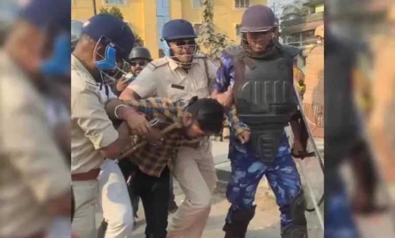 Police stops protest march of Akhil Bharatiya Vidyarthi Parishad members in Siliguri