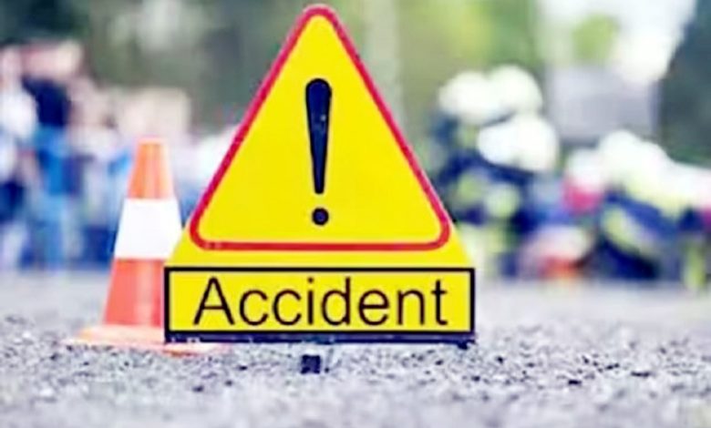 7 killed in collision between dumper truck and e-rickshaw in Bengal