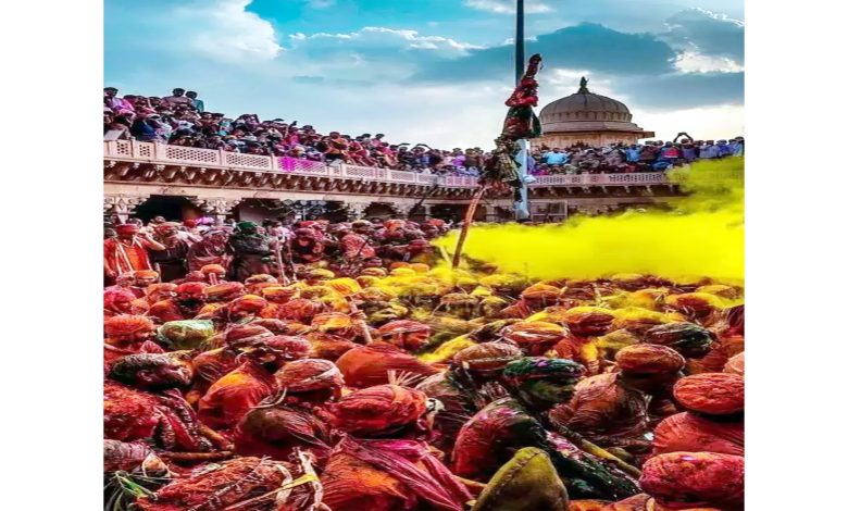 Holi festival is celebrated with great pomp in these places of the country