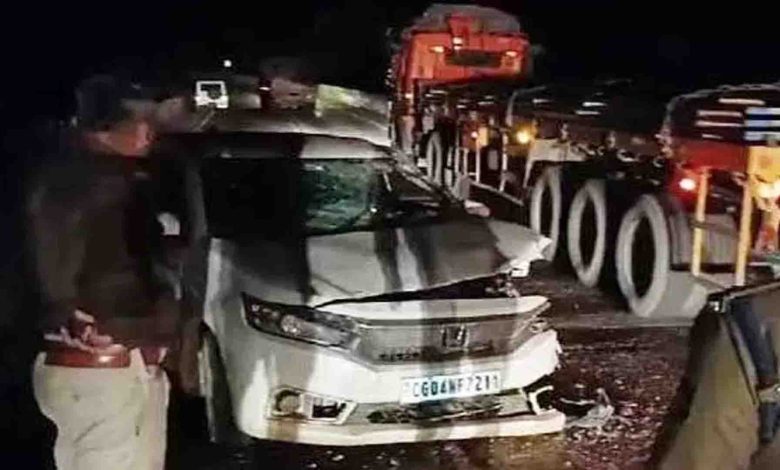 Raipur car crashes in Korba, woman dies