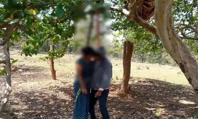 Brother-in-law and sister-in-law embraced death, dead bodies of both found hanging from the same noose