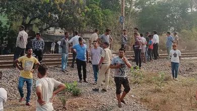 Suicide in front of train, dead body found on tracksa